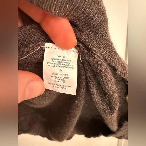 VINCE CASHMERE BLEND TAUPE HENLEY SWEATER SIZE M Medium Grey Brown - Picture 4 of 6